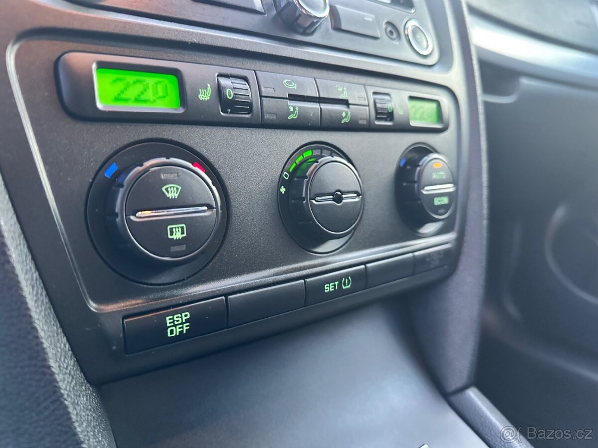 Škoda Octavia 2.0TFSi RS, MOC PĚKNÝ STAV - 12