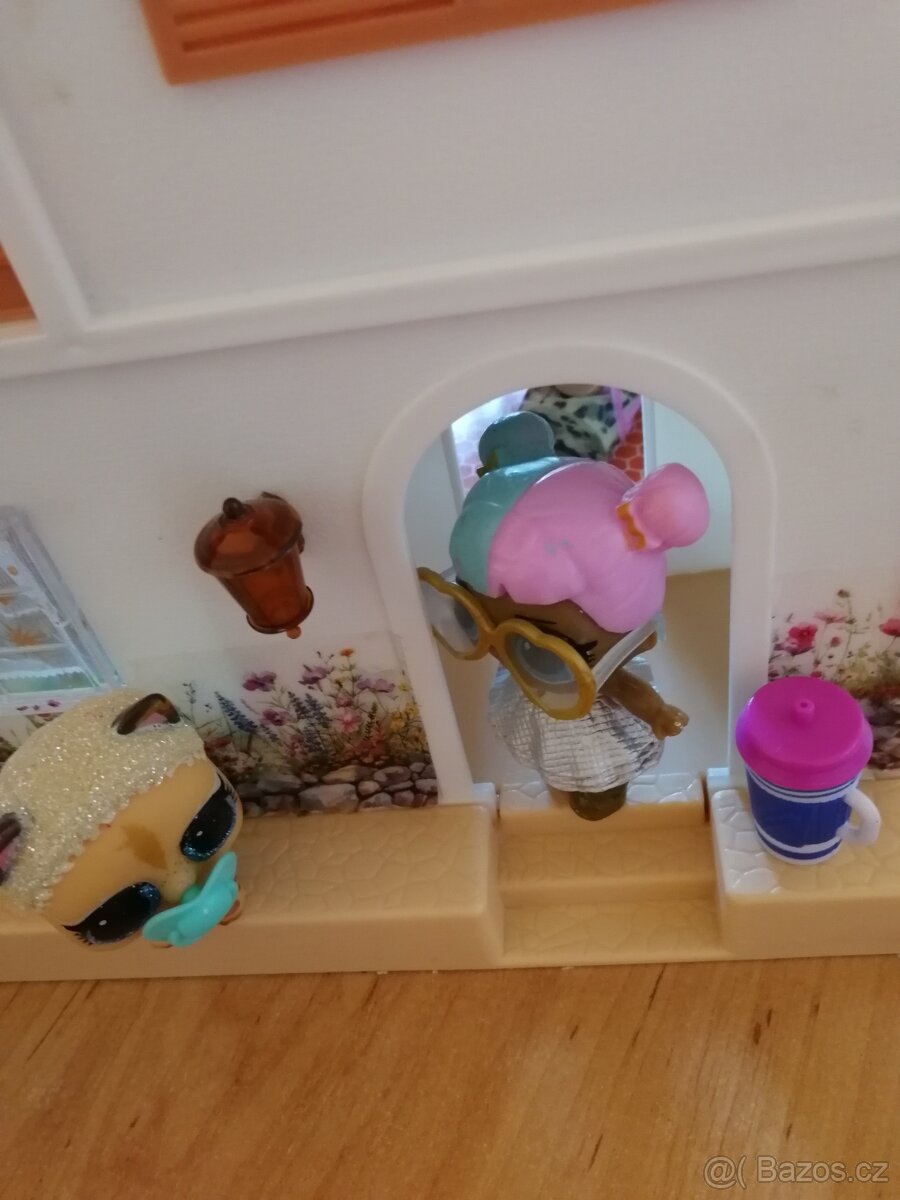 Domeček pro L. O. L. panenky - 12