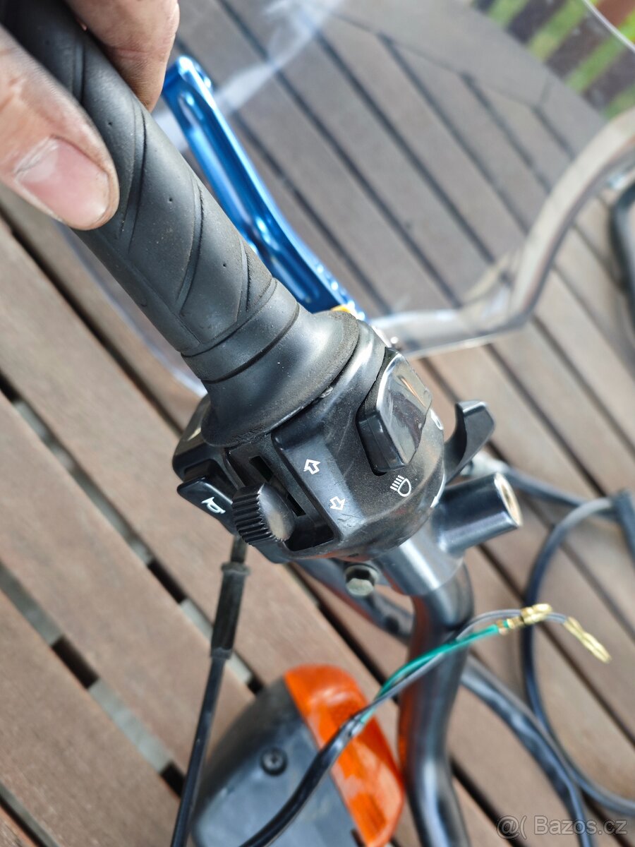 Suzuki GS 500 - díly - karburátory - 12