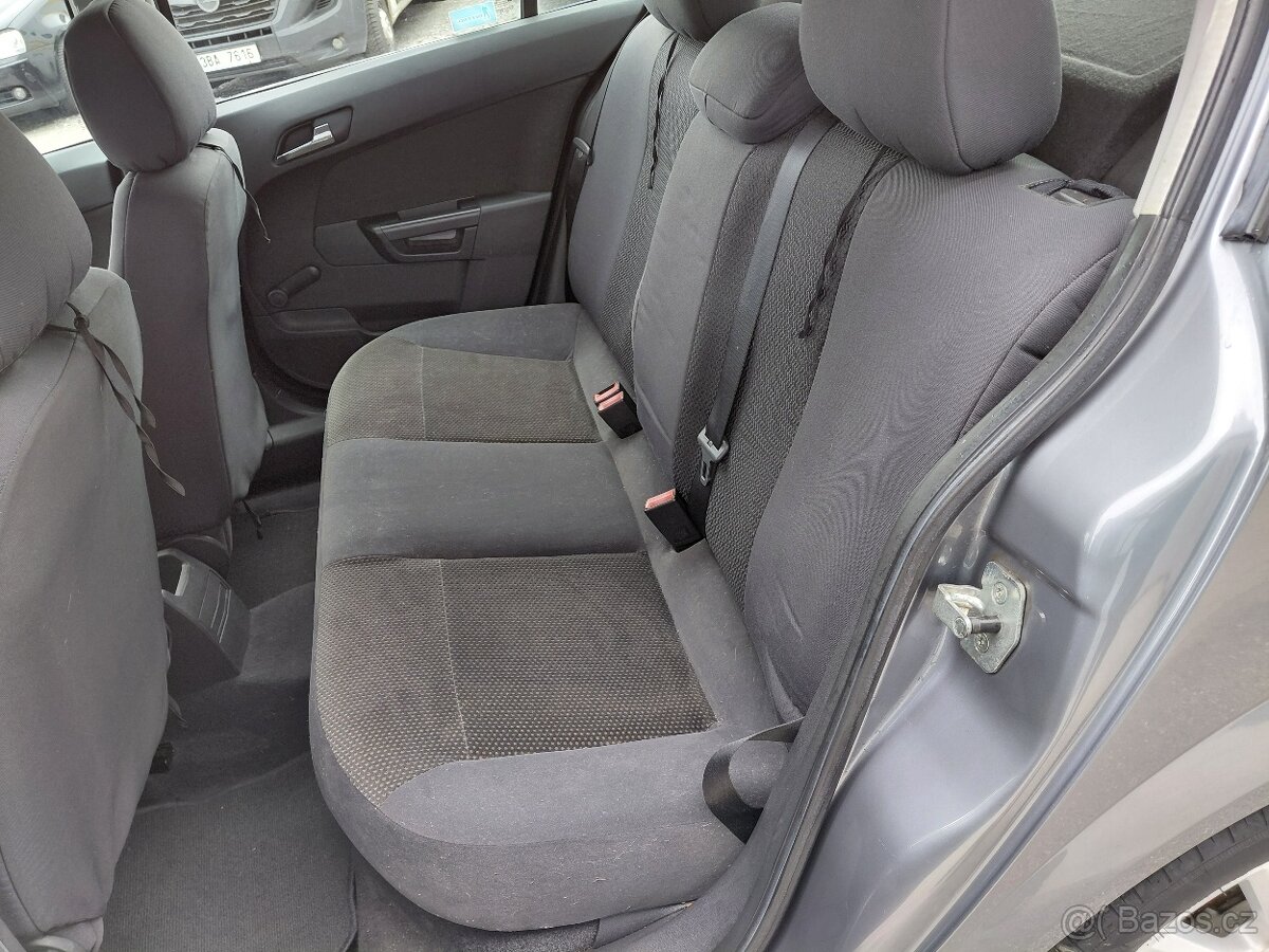 ASTRA 1.4 16V, 135000km-DOLOŽENO, původ ČR, VELMI SOLIDNÍ - 12