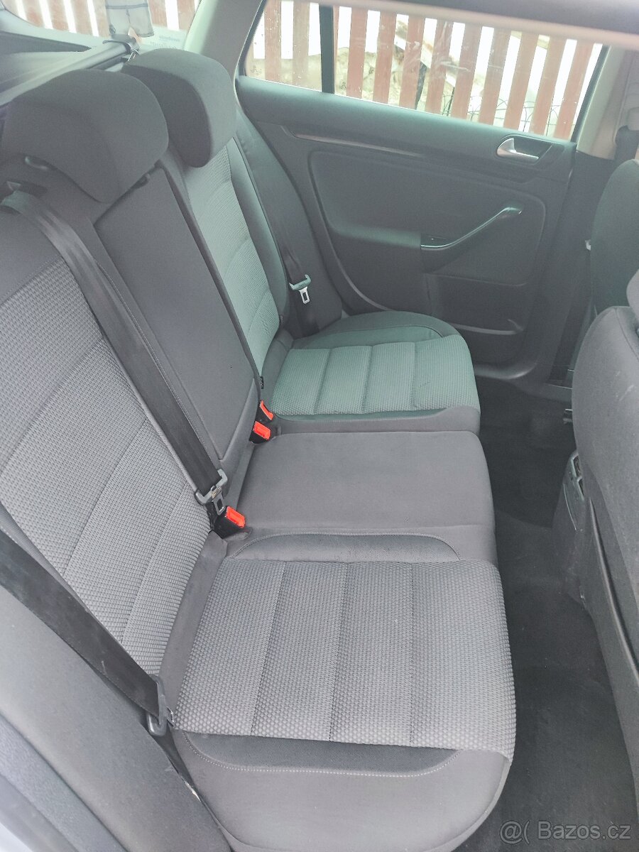 VW Golf Variant VI 1.6 TDI (77 kW) - 12