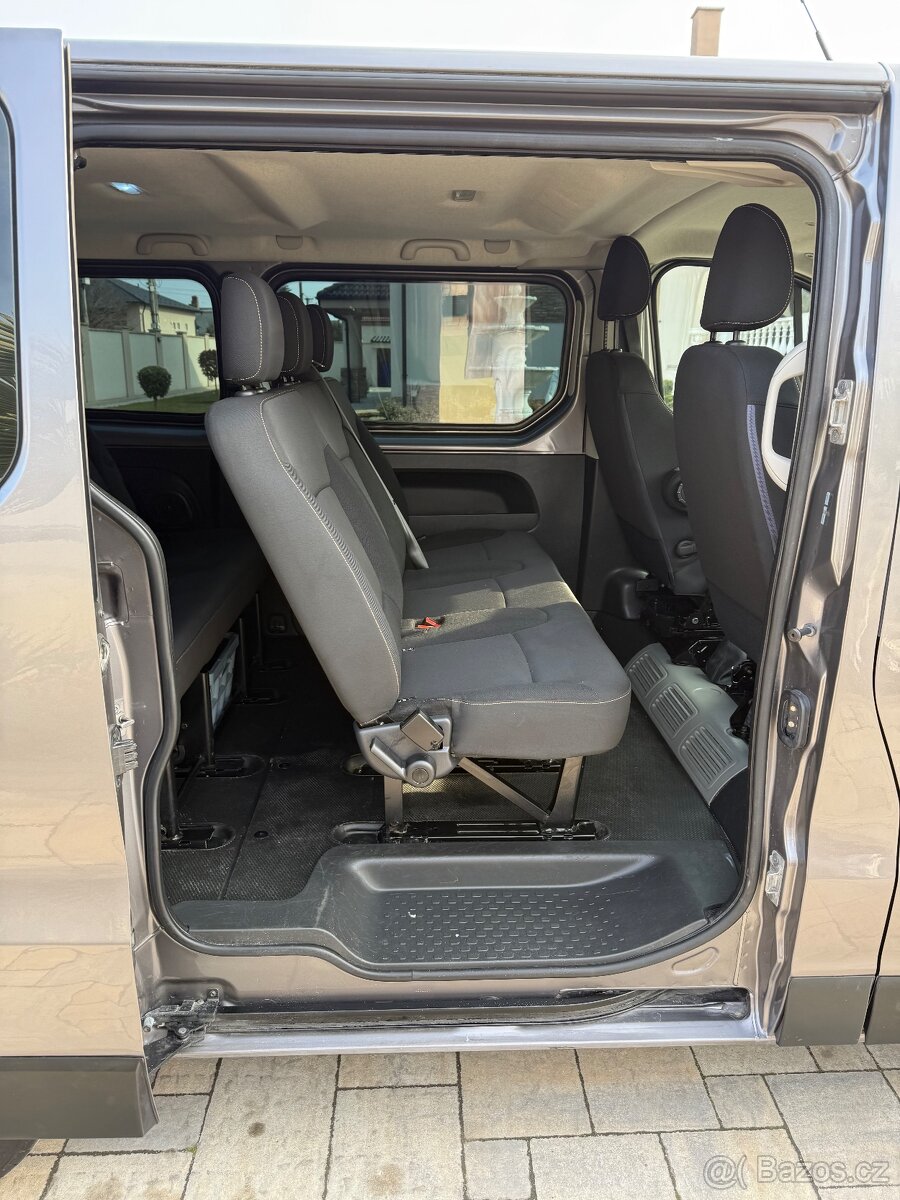 Renault Trafic 8-miestny | r. 2014 (model 2015) | TOP stav | - 12
