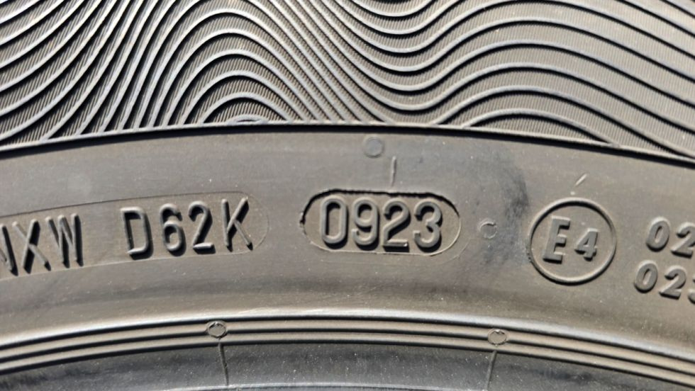 Letní pneu 205/60/16 Continental - 12