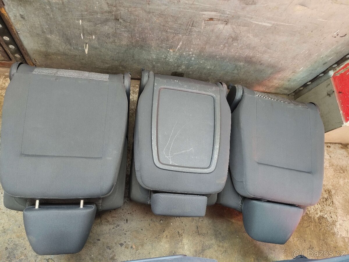 Sada sedaček Touran - 12