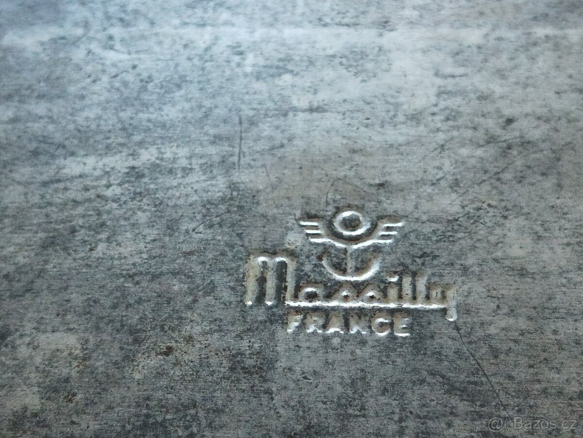 PLECHOVÁ KRABIČKA MASSILLY FRANCIE - 12