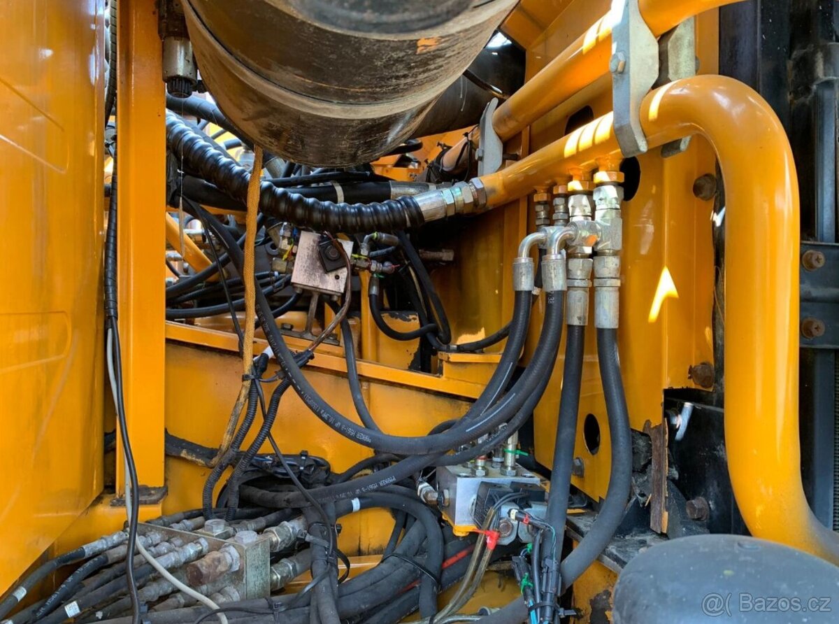 Hyundai ROBEX 170W-3. - 12