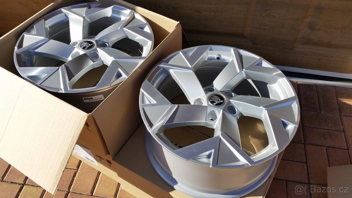 NOVÁ letní sada ŠKODA SUPERB 3 4 5x112 R18 také Passat B8 9 - 12