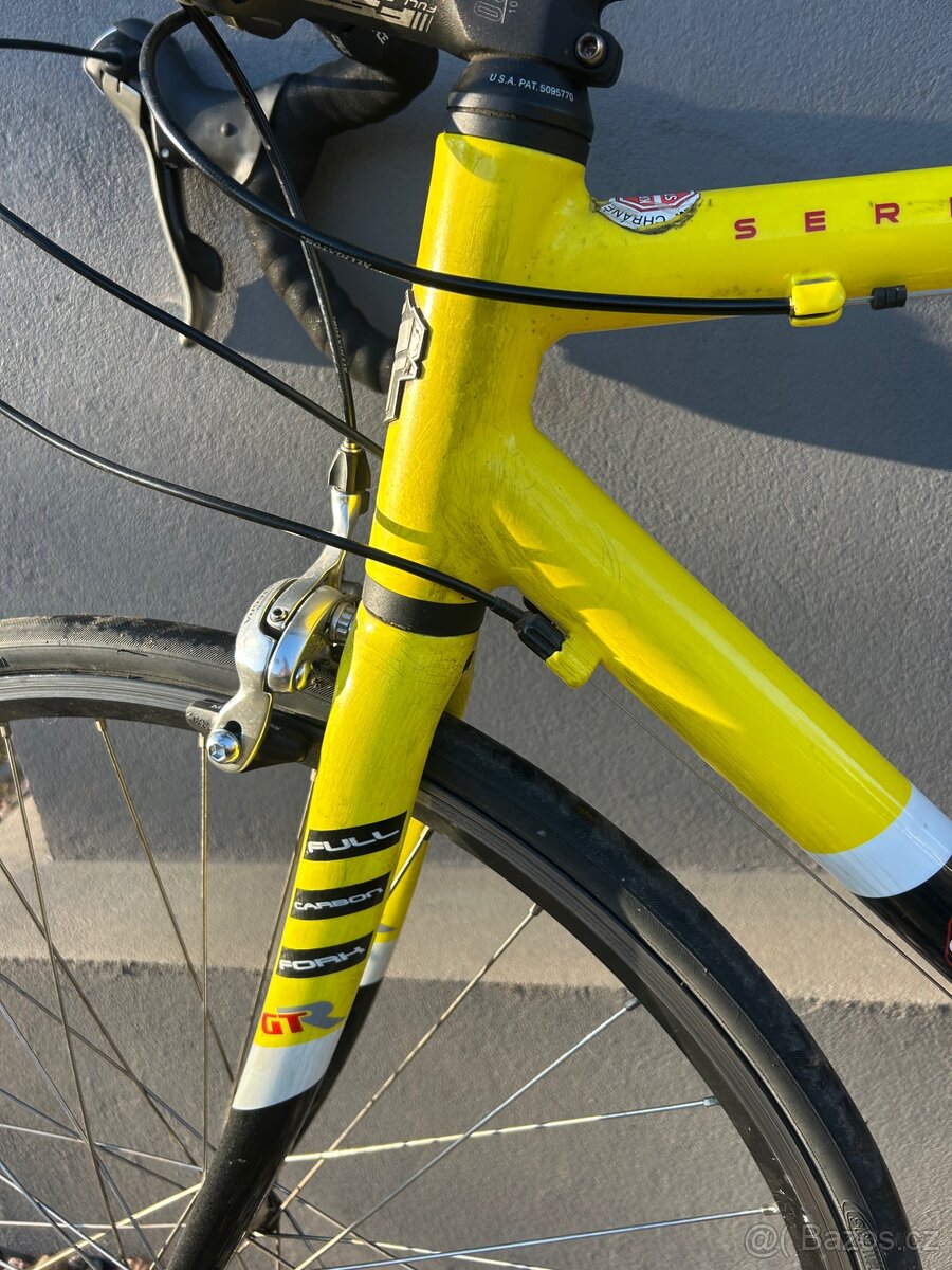 Silniční kolo GT - 12