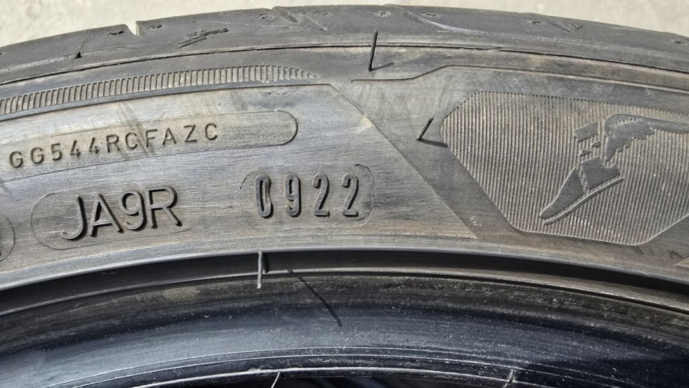Letní pneu 275/35/19 Good Year - 12