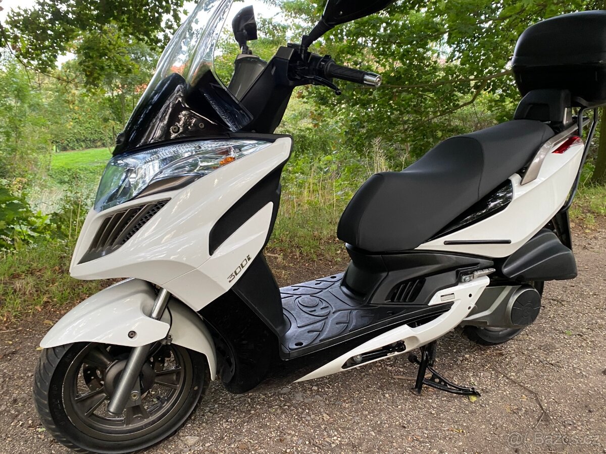 Kymco Grand Dink 300i - 12