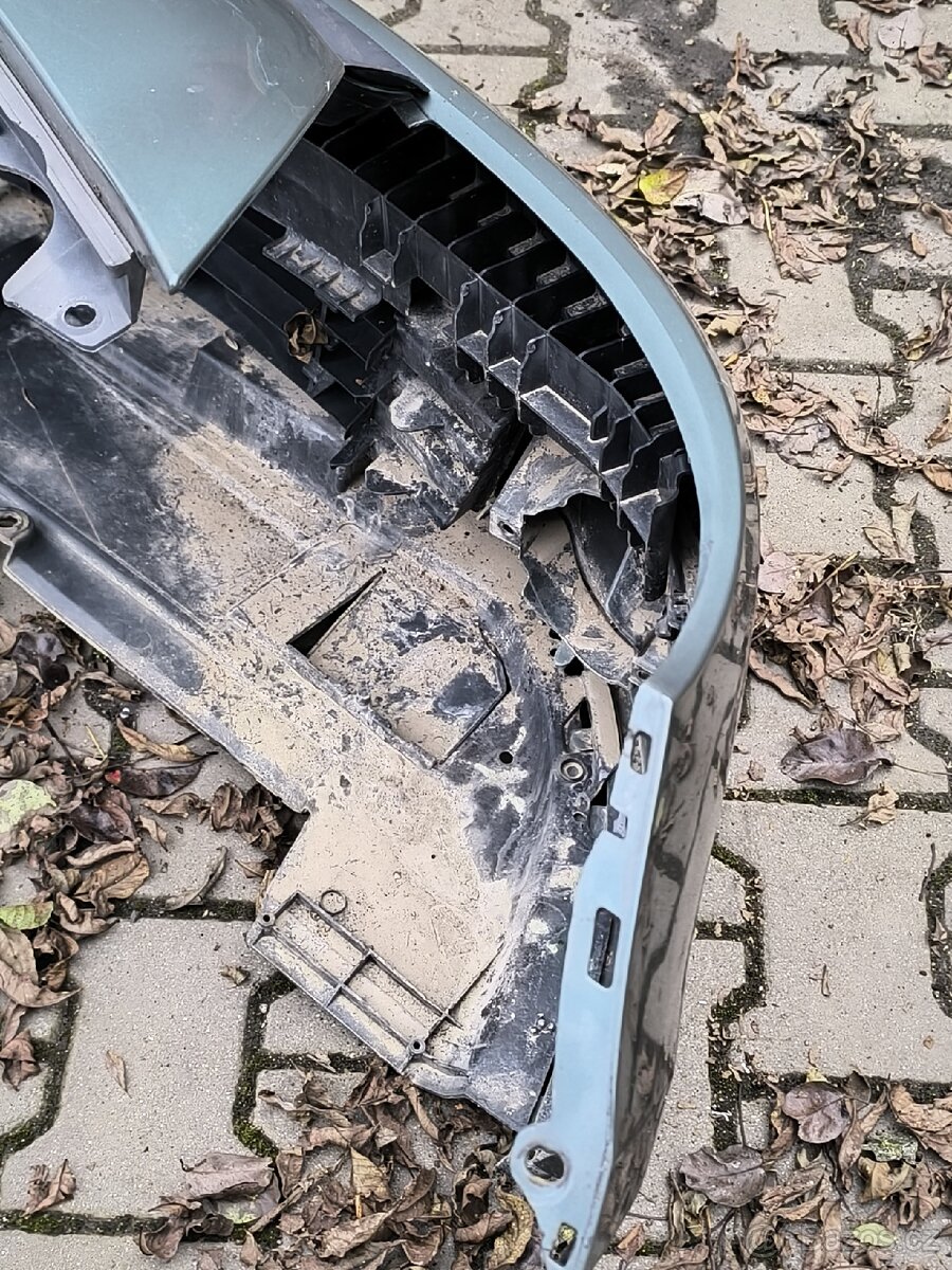 Renault Clio 3 přední nárazník - 12