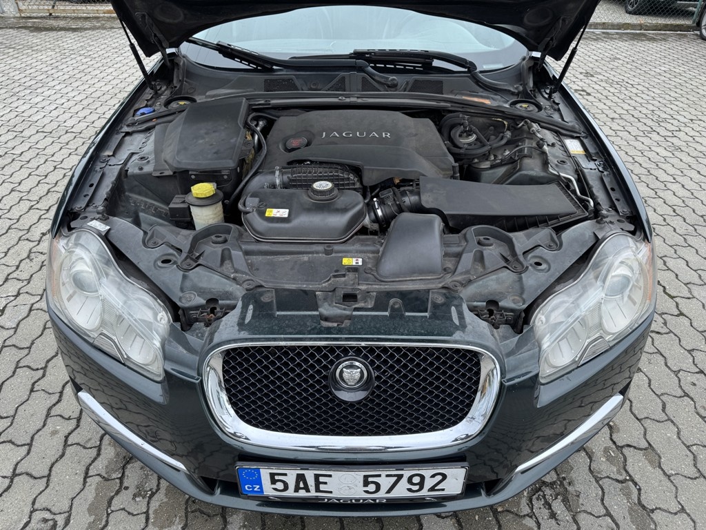 Jaguar XF, 3.0D 202 kW automat - 12