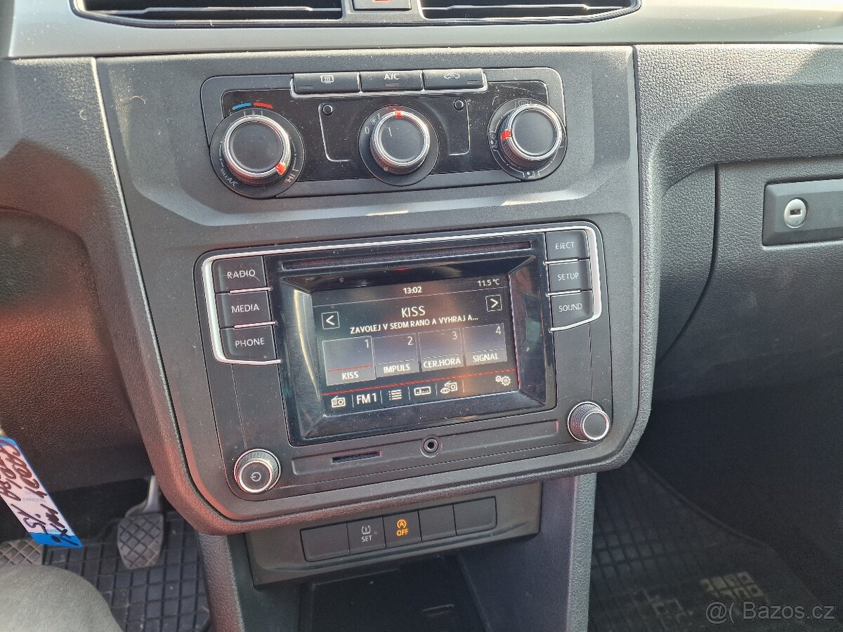 VW CADDY MAXI 2,0TDI 7MÍST TAŽNÉ - 12