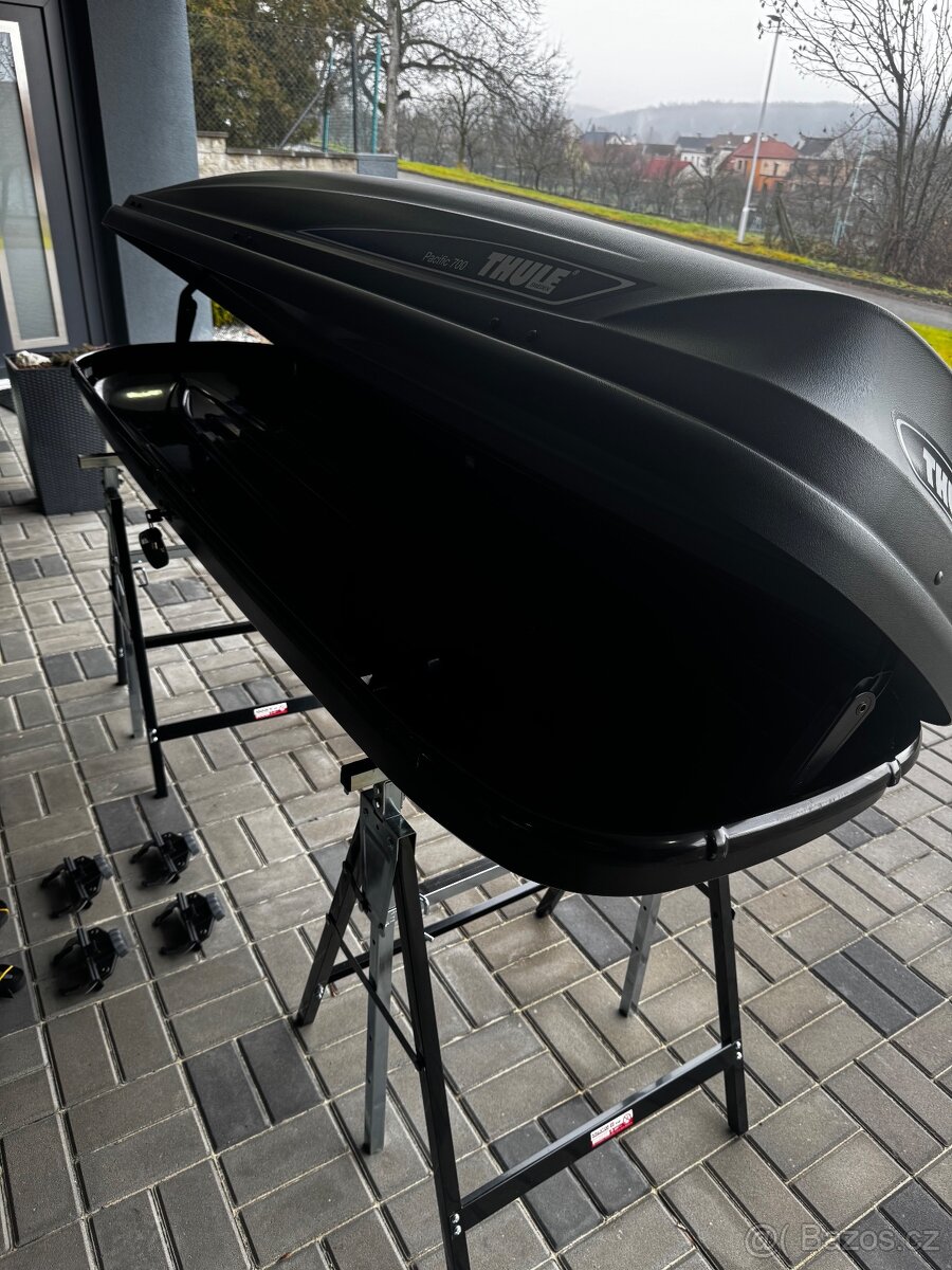 Box Thule Pacific 700 s otvíráním od řidiče MND - 12