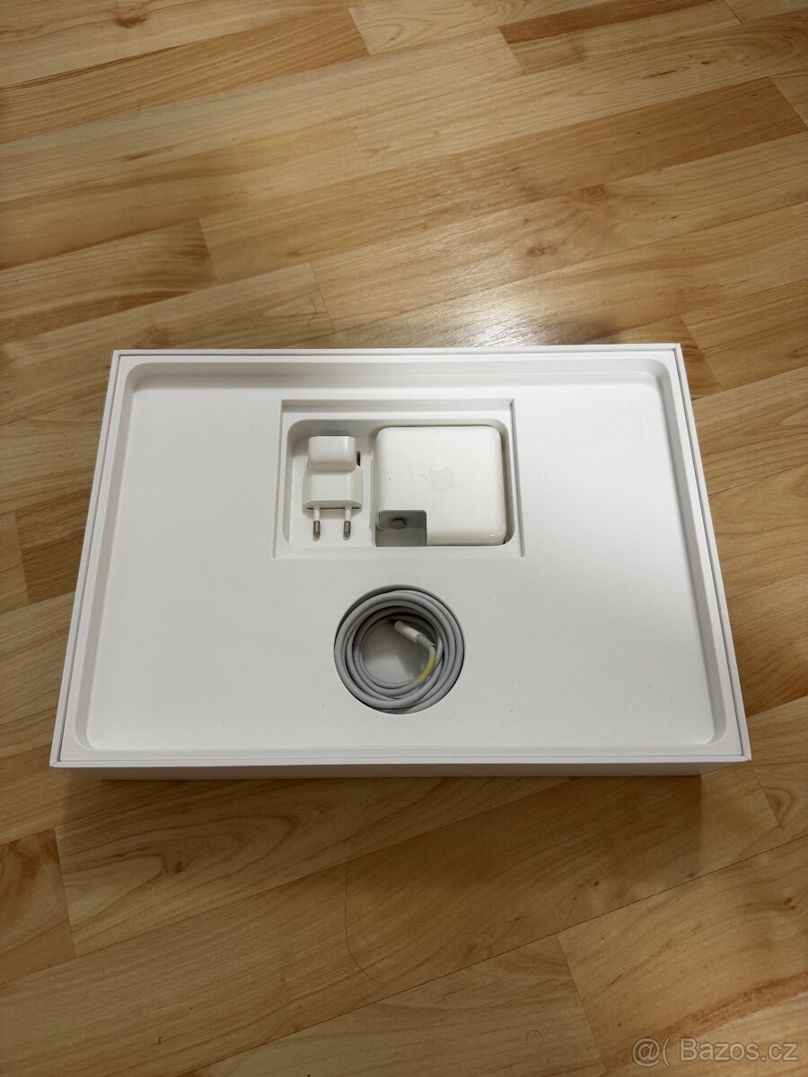 MacBook Pro 13” 2019 Touch Bar – TOP stav - 12