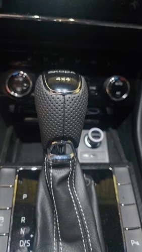 Alcantara / Perforovaná - hlavica DSG ŠKODA - 12