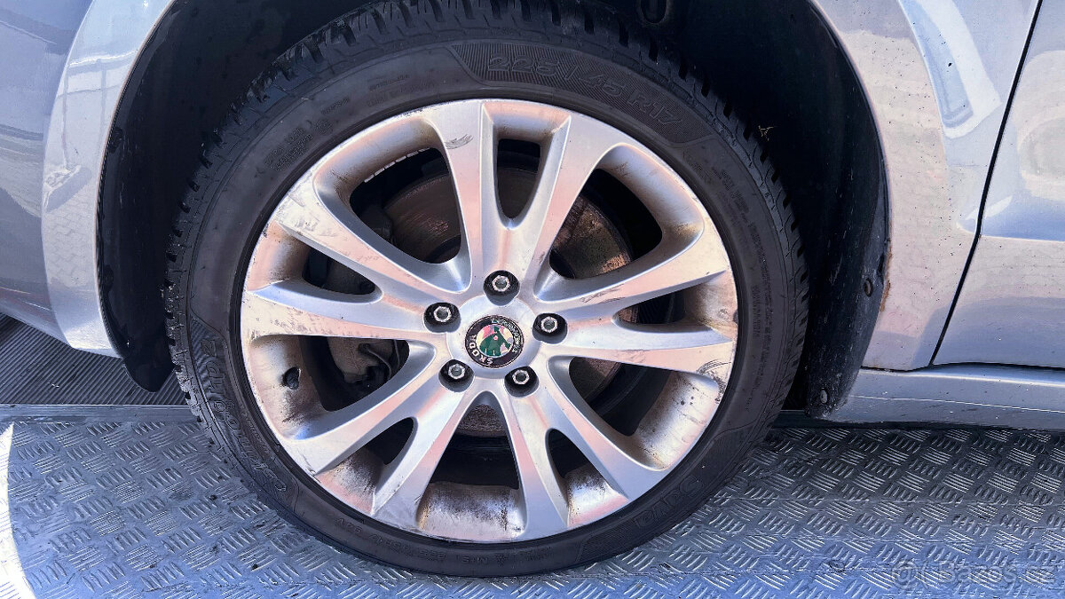 Vůz na díly Škoda Superb 2 kombi 2010 CBBB LTD LF8L - 12