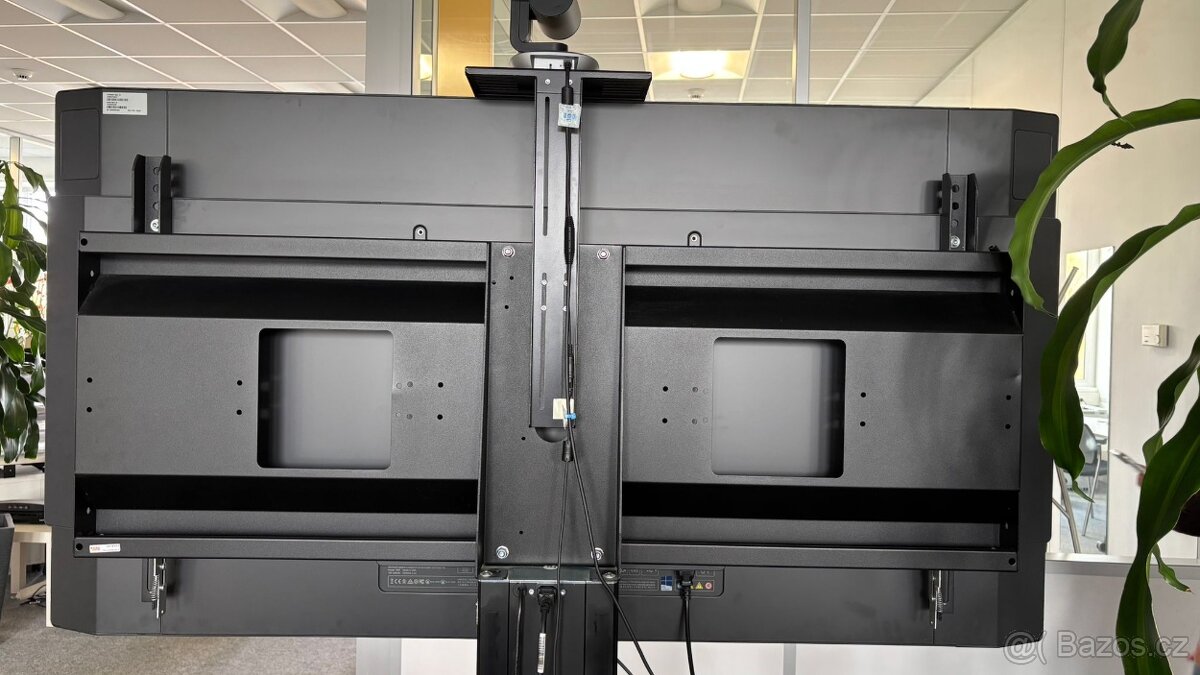 Nabízím Microsoft Surface Hub 55" - Interaktivní tabule - 12