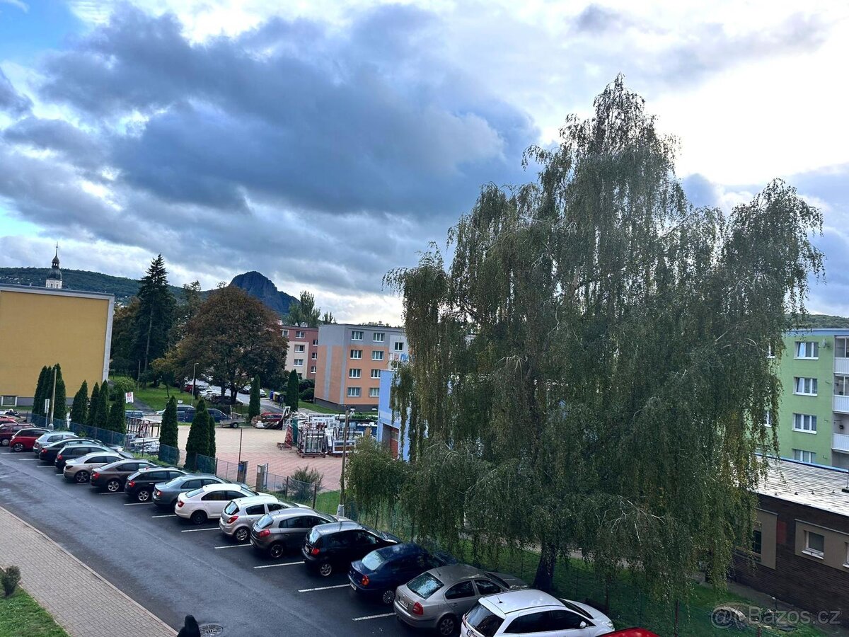 Pronájem bytu 1+1 v ulici Sídliště u Nového nádraží 708 v Bí - 12