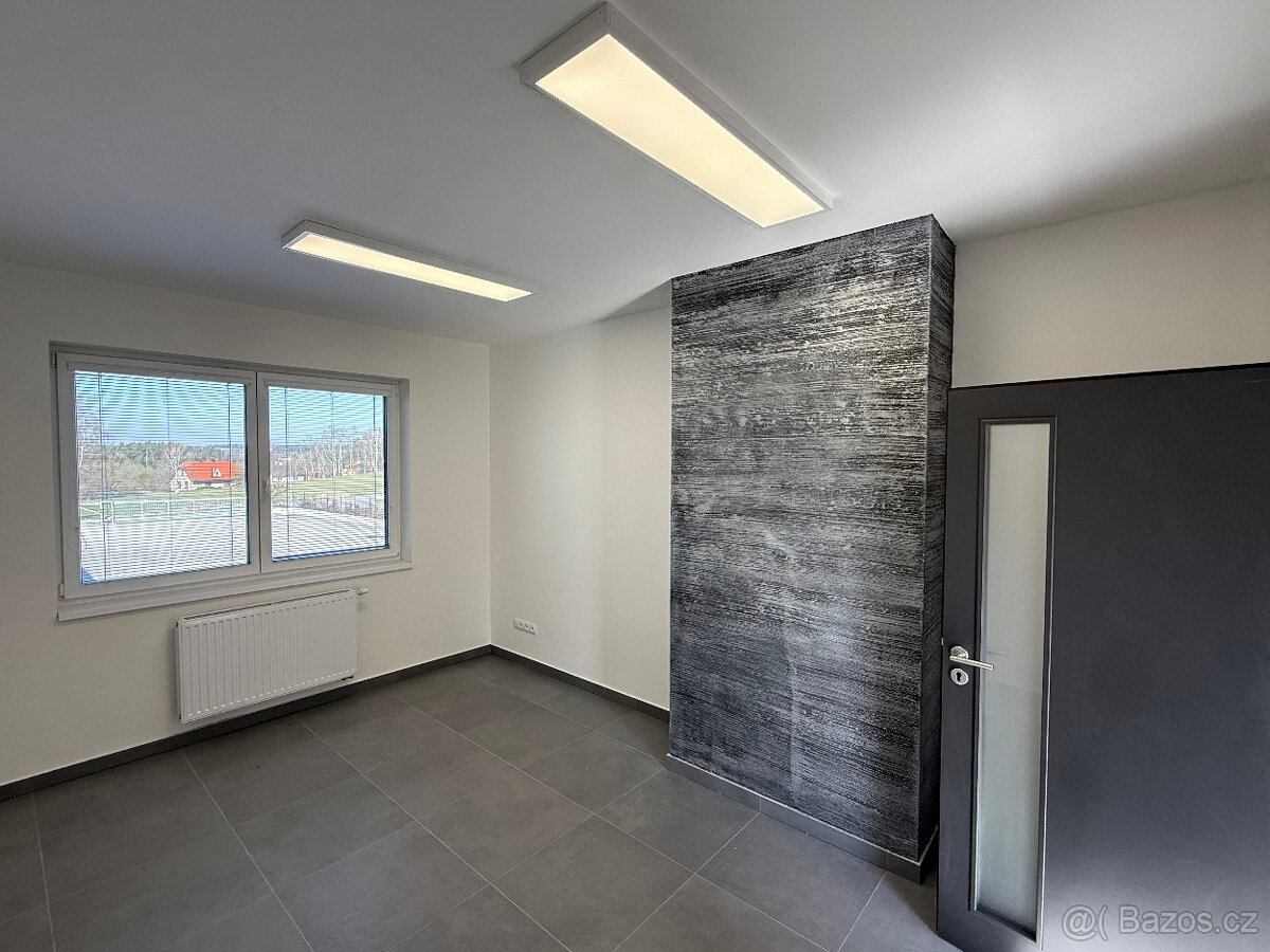 Pronájem skladovací haly o užitné ploše 1483 m², popř. 743 m - 12