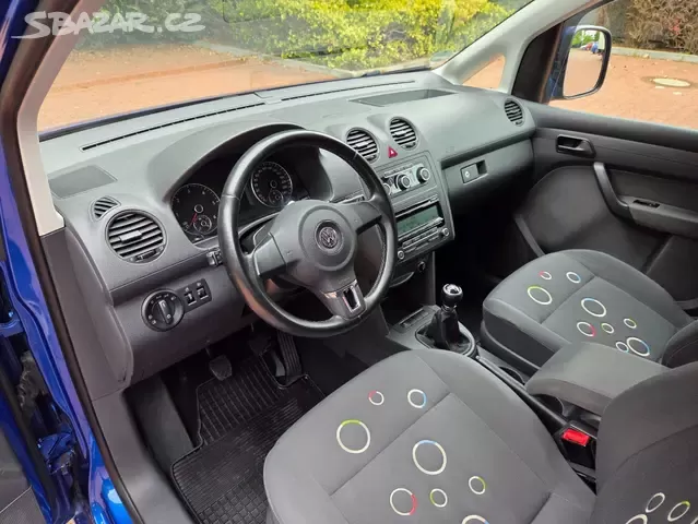 VW Caddy Maxi 1.6 TDI,Roncalli,7.míst,1.maj.serviska,tažné - 12