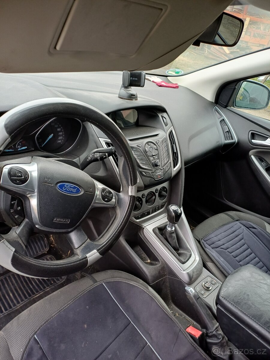 Ford focus combi 1,6 nafta - 12