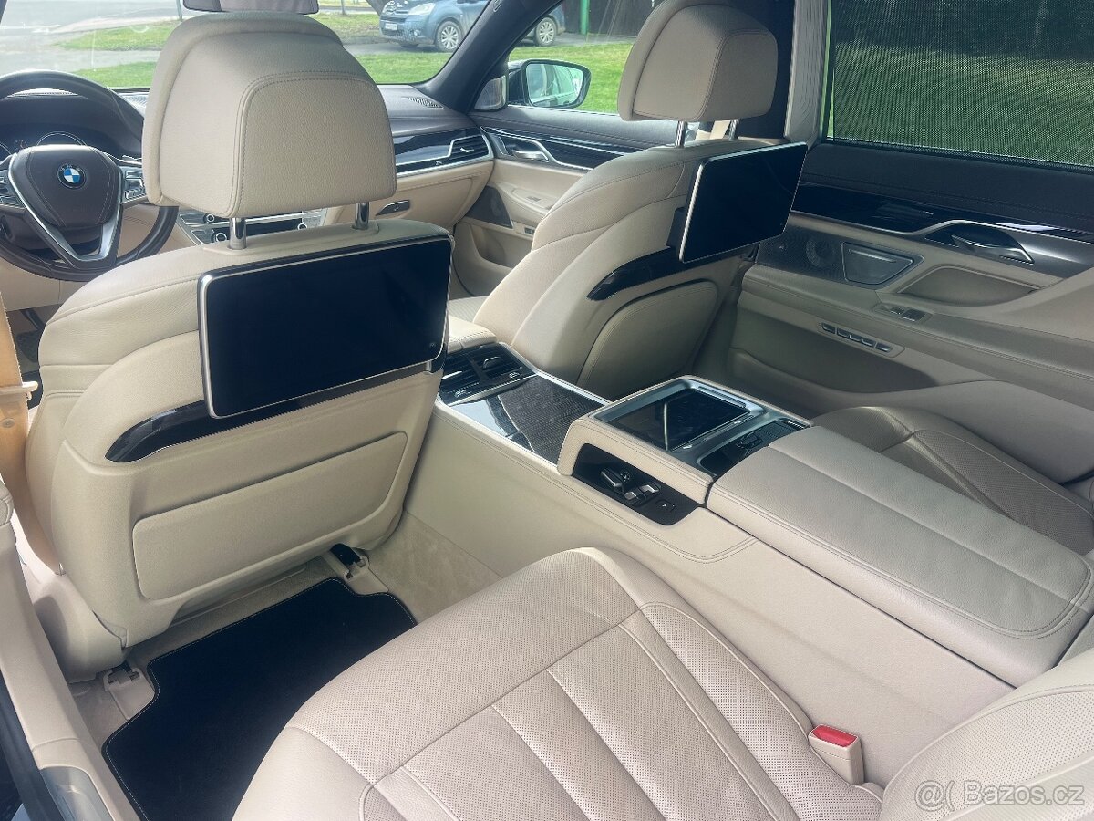 BMW 750Li xDrive - 12