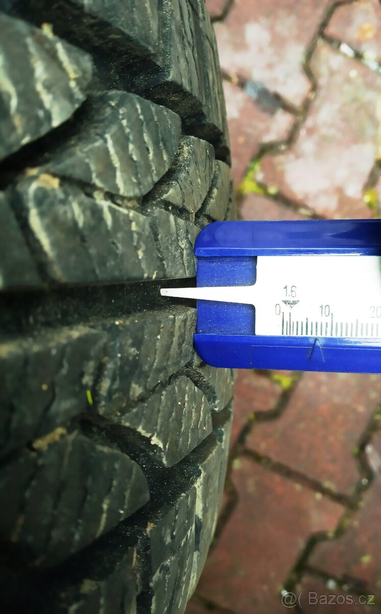 Pneu Goodyear celoroční a zimní 195/60/16C 4 a 2 ks - 12