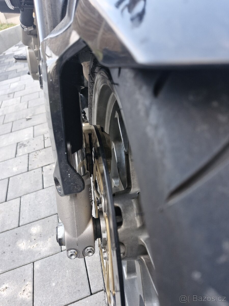 Aprilia Shiver 750 - 12