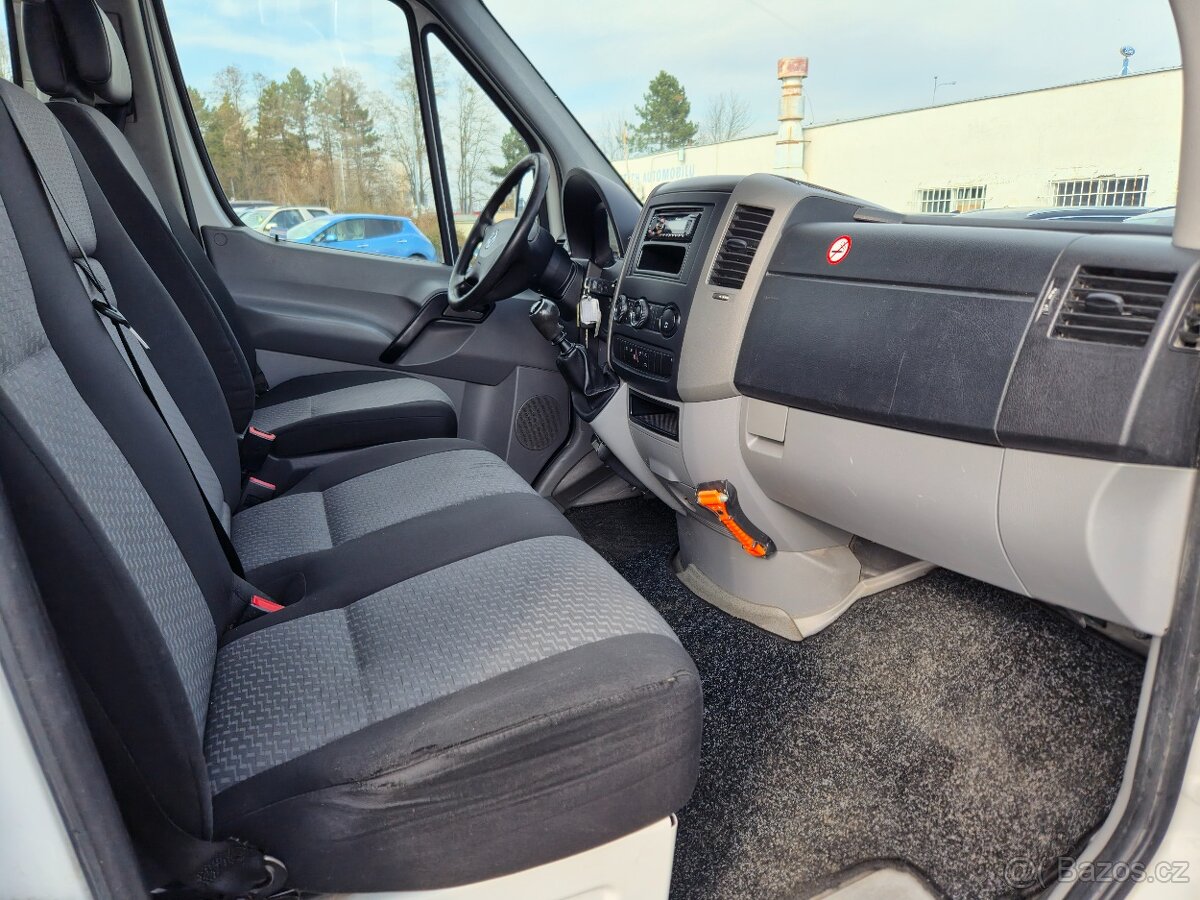 VW CRAFTER 2.0TDI 80KW 9MÍST L1H1 2012 - 12