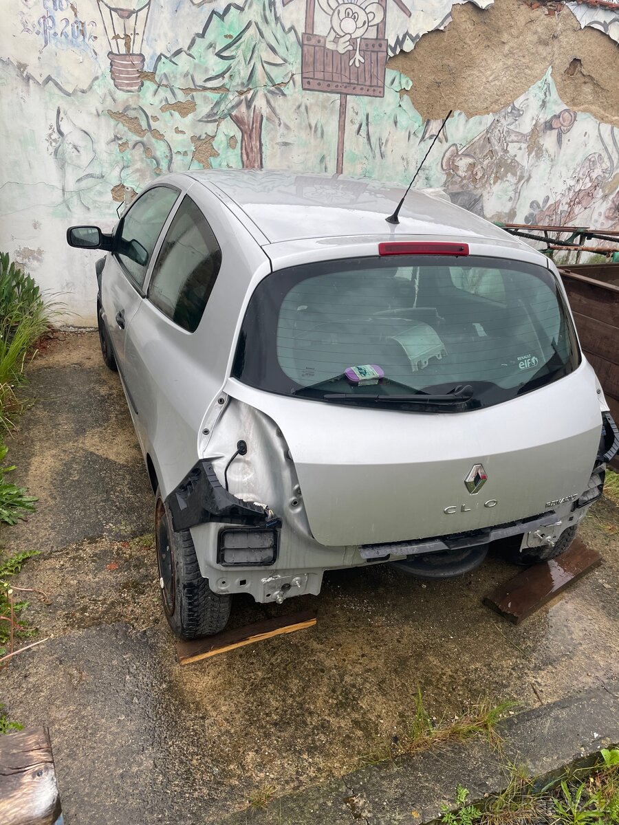 díly clio 3 benzín 1,2 16V, r.v. 2007 - 12