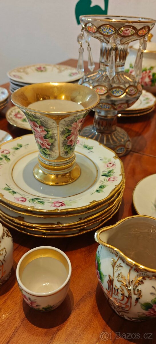 RUČNĚ MALOVANÝ PORCELÁN - 12