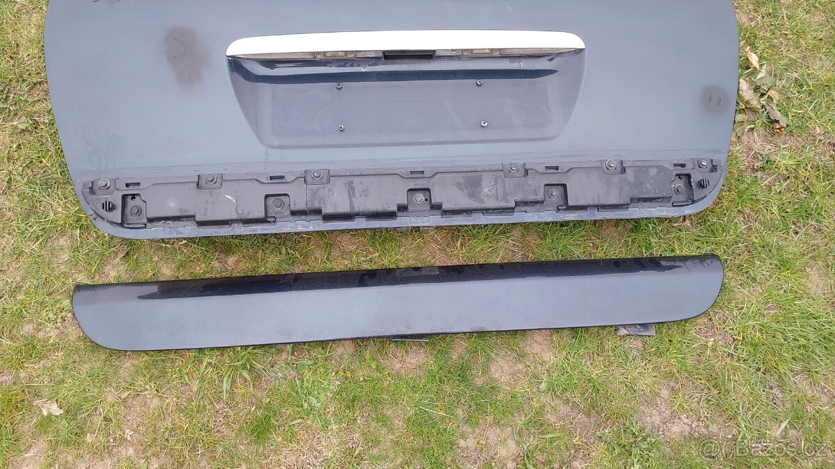 Mercedes ML - Dveře kufru černé - 12