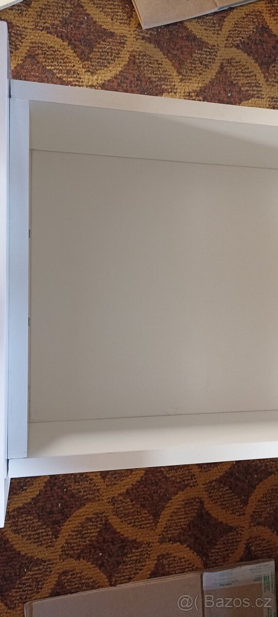 Malý stolek / přebalovací pult se šuplíky - 12