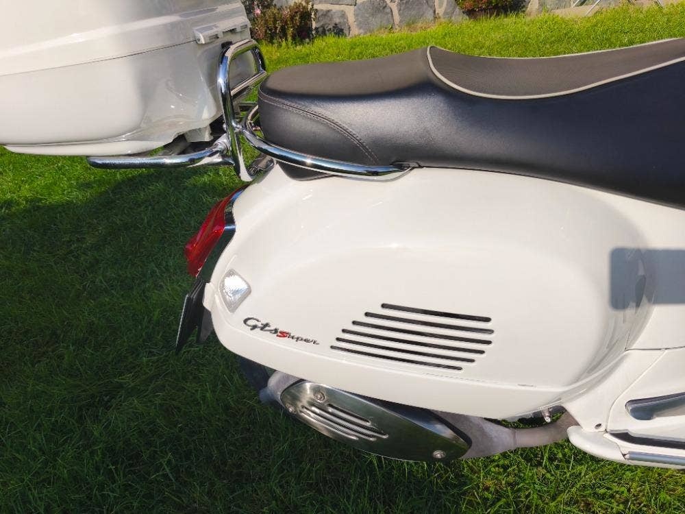 Vespa GTS 300 i.e. ABS Super (2017) plexi, kufr, digitál, po - 12