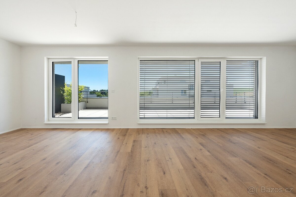 Litomyšl nový střešní byt 3kk, velká terasa, dvě garáž.stání - 12