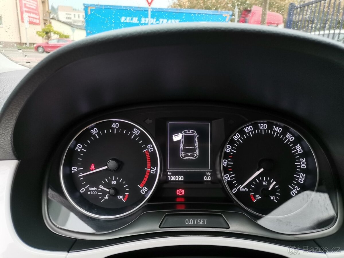 Škoda Fabia 1.2TSi 66kw Ambiente AC PDC - 12