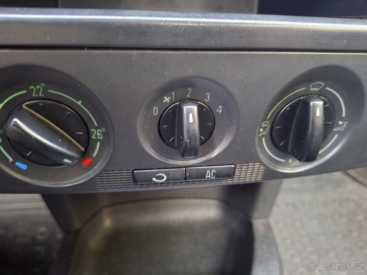 Škoda Fabia 1.2i12v Nova Stk - 12