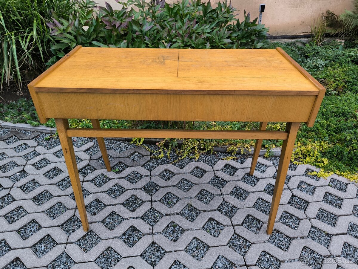 Retro toaletní stolek František Jirák - 60. léta - 12