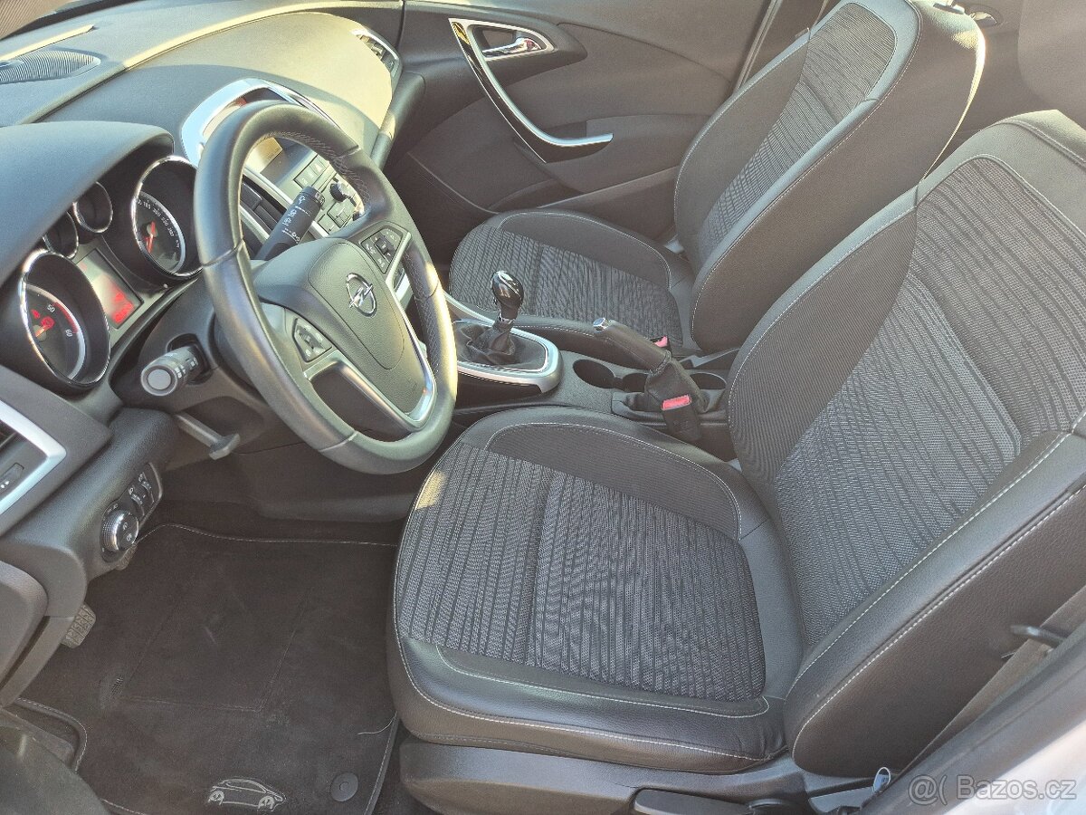 Opel Astra J,1.7CDTi,81KW,LED,SPORTS TOURER,R.V.2014 - 12