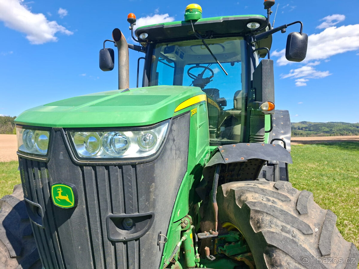 John Deere 7230R - 12
