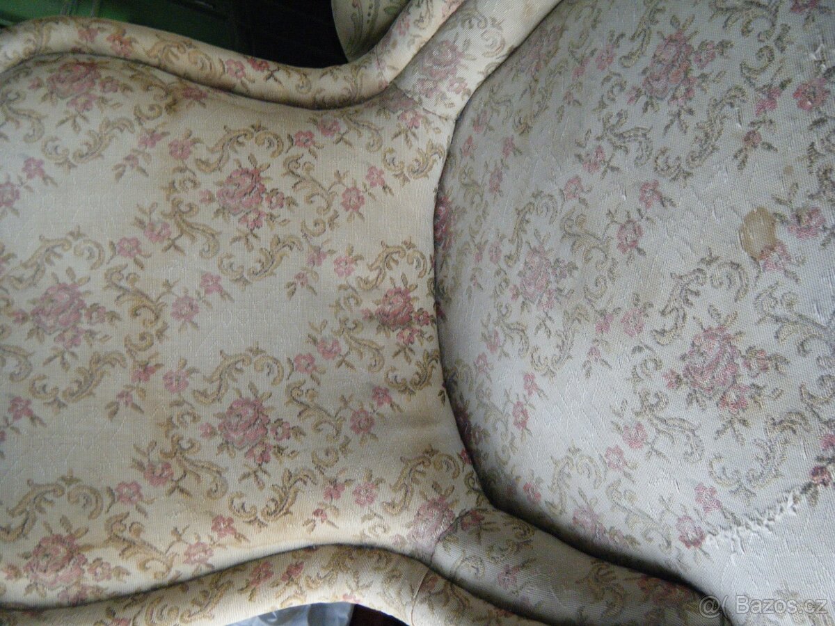 Trocha starého nábytku - 12