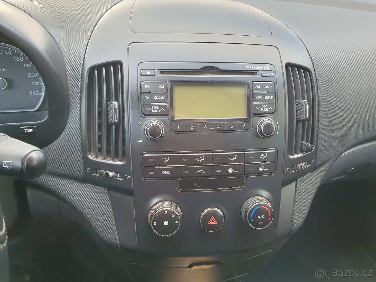 Hyundai I30 CW 1.6crdi COMBI 66KW r.v. 2010 - 12