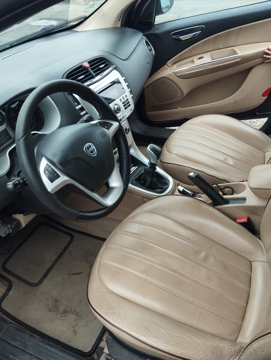 Lancia delta III 2 JTDM 121KW - 12