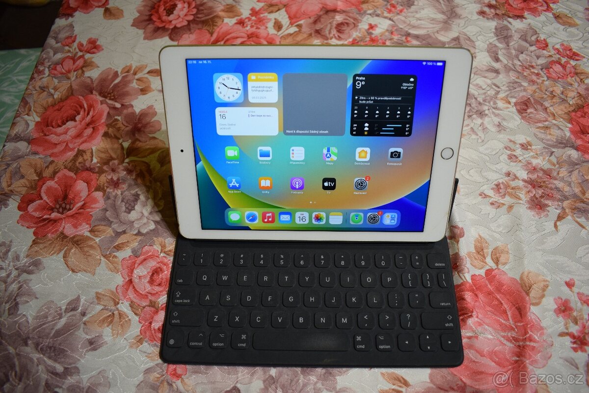 Apple iPad Pro 9.7-inch - A1673, 2016 (Wi-Fi Only) 32GB (3) - 12