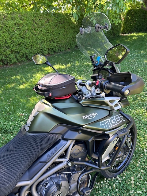 Triumph Tiger 800 XCx - 12