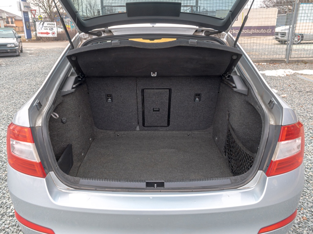 Škoda Octavia ČR 1.2TSI – NAVIGACE - 12