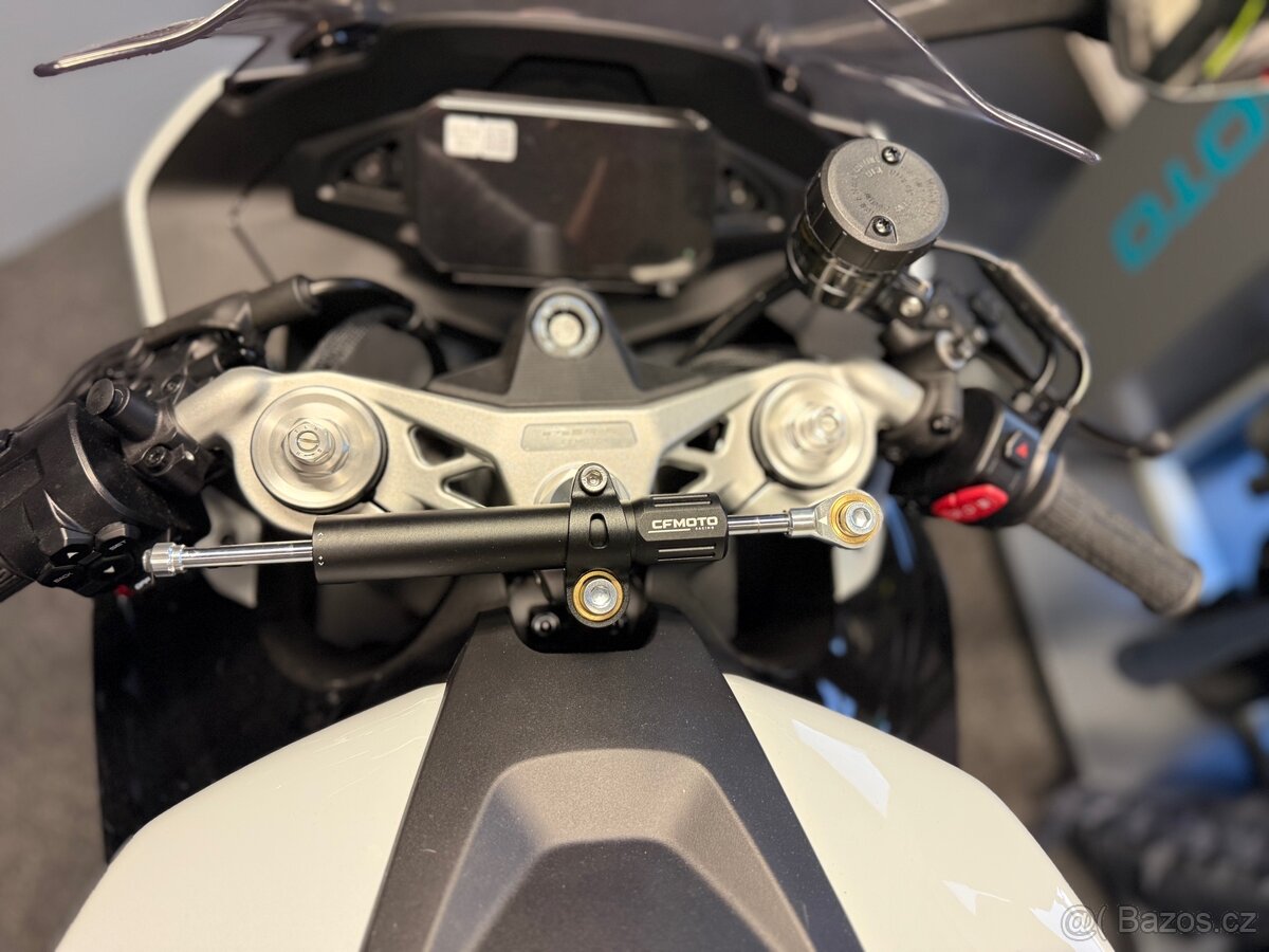 CF MOTO 675 SR-R - 12