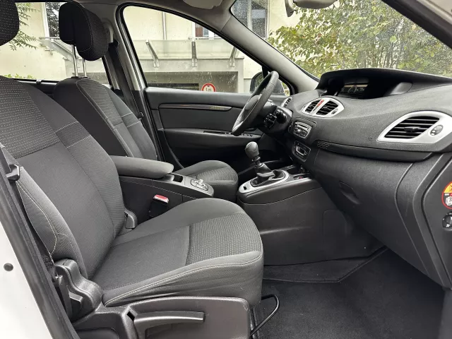 Renault Grand Scénic III 1.9 dCi 96kW Navi ALU kola BOSE - 12
