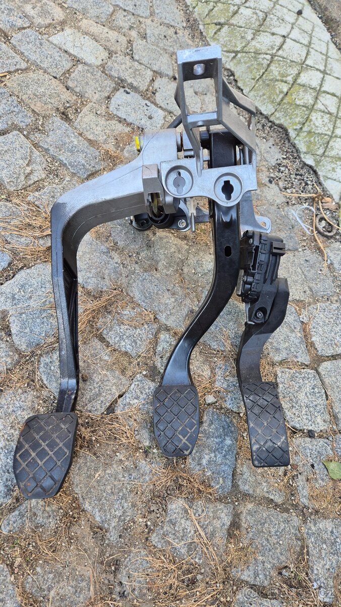 Díly vw passat b5.5 - 12